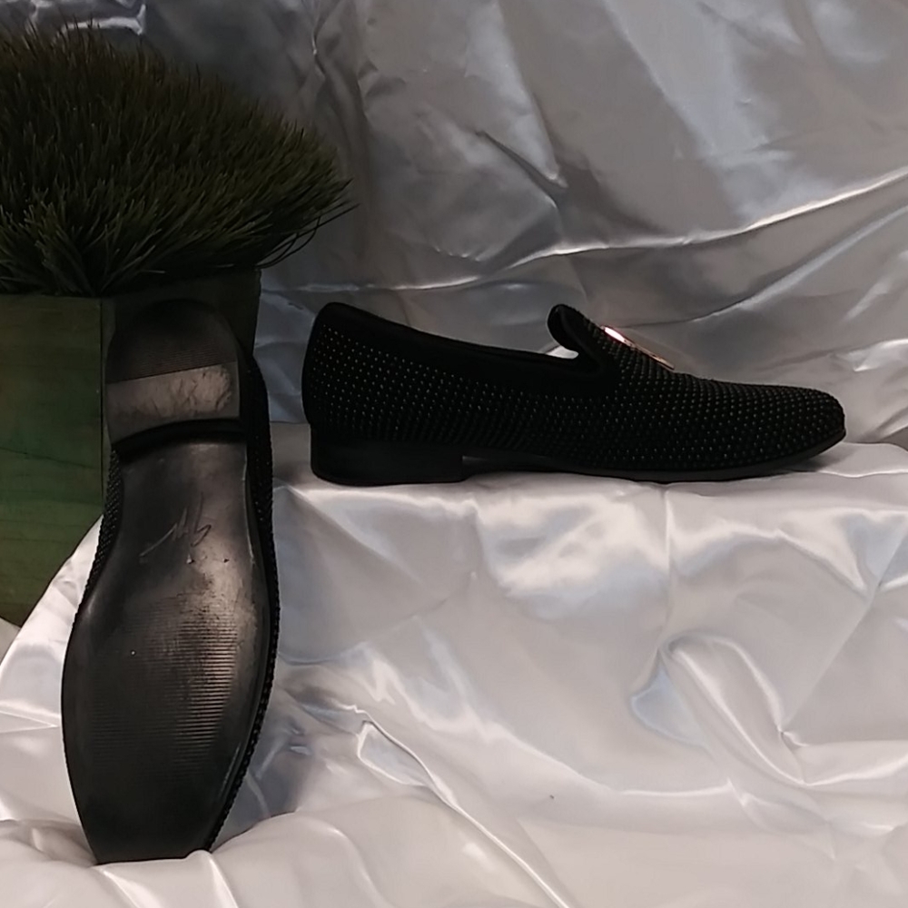 Shoes - Picture 2 of 3